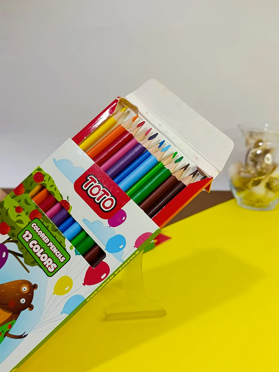 12 color pencils of Toto brand, cardboard box, code 3110